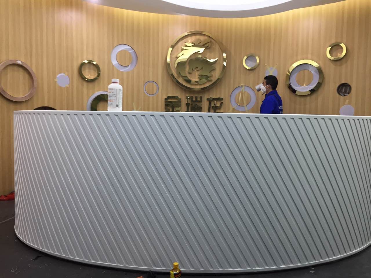 前海金瑞龙互联网金融服务有限公司”大型除甲醛项目治理中